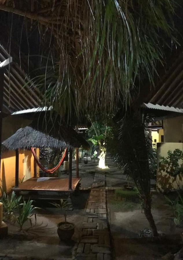 غيلي تراوانغان Matahari Inn المظهر الخارجي الصورة